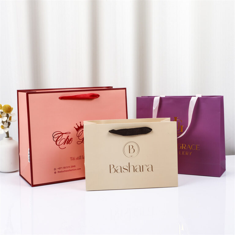 paper gift bag for clothes packaging